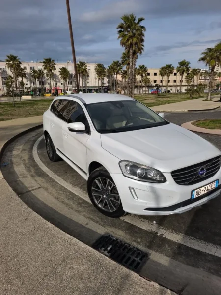 Durres, shes SUV | Fuoristrad | Xhip Volvo xc60 Nafte, e bardhë automatik Klima 200.000 km 12.800 €