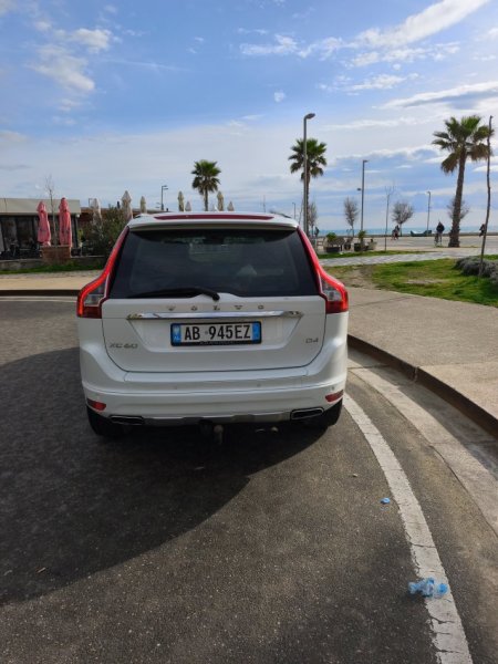 Durres, shes SUV | Fuoristrad | Xhip Volvo xc60 Nafte, e bardhë automatik Klima 200.000 km 12.800 €