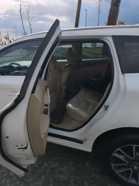 Durres, shes SUV | Fuoristrad | Xhip Volvo xc60 Nafte, e bardhë automatik Klima 200.000 km 12.800 €