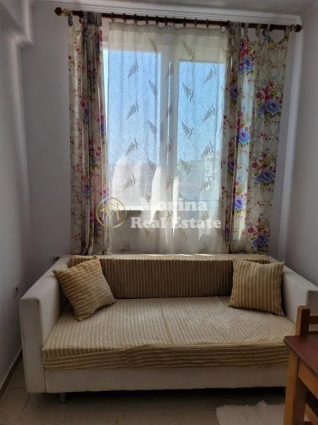 Tirane, jepet me qera apartament 1+1 Kati 3, 55 m² 300 € (Ali Demi)