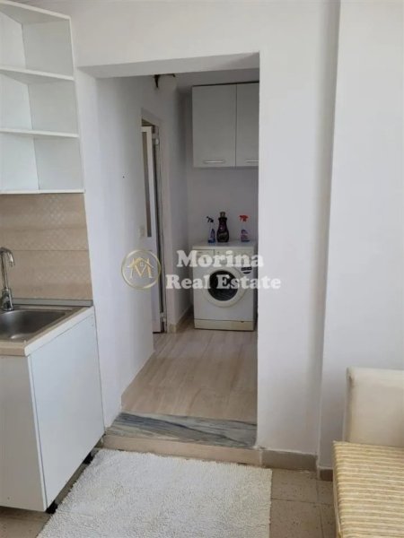 Tirane, jepet me qera apartament 1+1 Kati 3, 55 m² 300 € (Ali Demi)