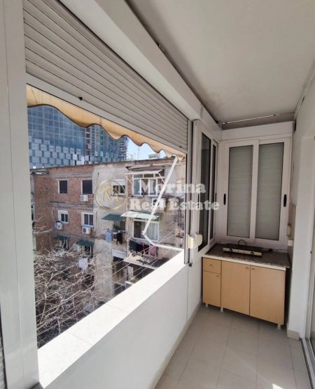 Tirane, jepet me qera apartament 2+1 Kati 5, 75 m² 700 € (Myslym Shyr)