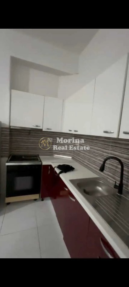 Tirane, jepet me qera apartament 1+1 Kati 1, 60 m² 230 € (Kombinat)