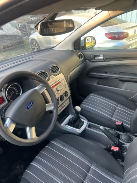 Tirane, shes makine Ford Nafte, gri metalizato manuale Kondicioner 240.000 km 3700€