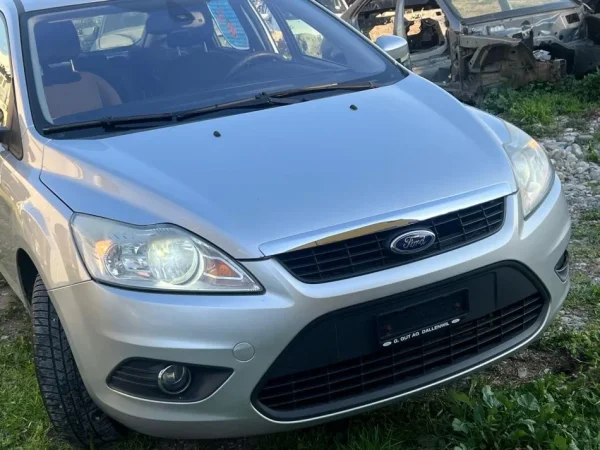 Tirane, shes makine Ford Nafte, gri metalizato manuale Kondicioner 240.000 km 3700€