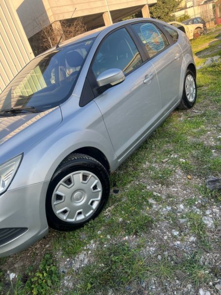Tirane, shes makine Ford Nafte, gri metalizato manuale Kondicioner 240.000 km 3700€