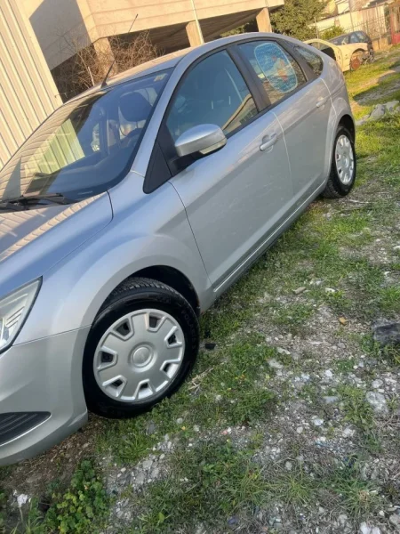 Tirane, shes makine Ford Nafte, gri metalizato manuale Kondicioner 240.000 km 3700€