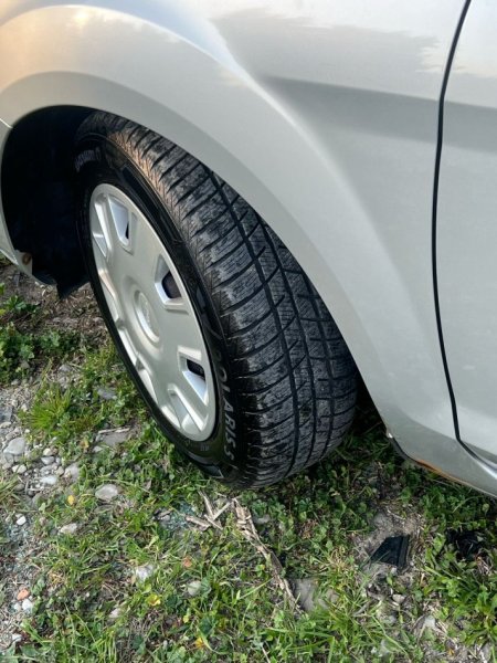 Tirane, shes makine Ford Nafte, gri metalizato manuale Kondicioner 240.000 km 3700€