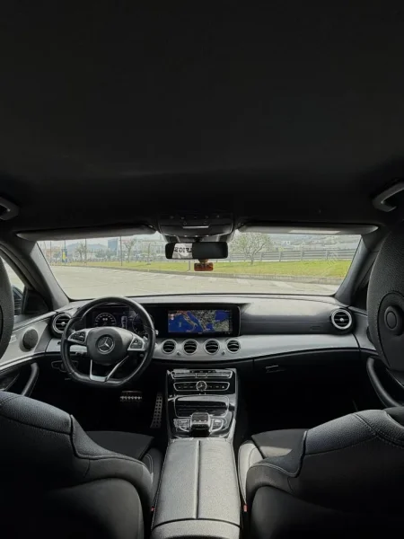 Tirane, shitet makine Mercedes Benz E-Class 220 AMG LINE Nafte, e zeze automatik Kondicioner 200 km 27.500 €