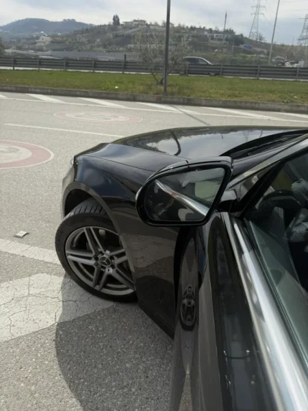 Tirane, shitet makine Mercedes Benz E-Class 220 AMG LINE Nafte, e zeze automatik Kondicioner 200 km 27.500 €