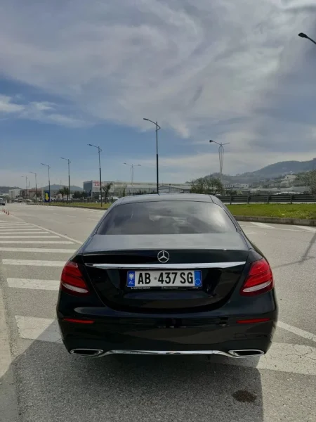 Tirane, shitet makine Mercedes Benz E-Class 220 AMG LINE Nafte, e zeze automatik Kondicioner 200 km 27.500 €
