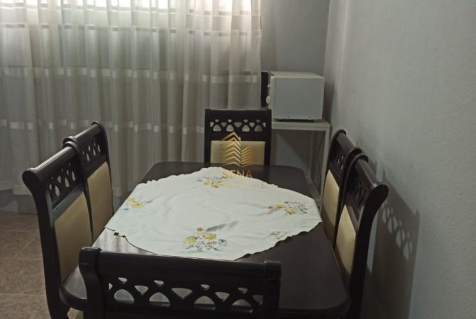 Tirane, jepet me qera shtepi 3+1+Ballkon Kati 1, 100 m² 500 € (Rruga Imer Ndregjoni)