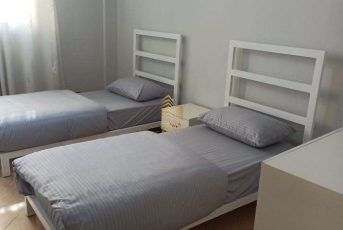 Tirane, jepet me qera shtepi 3+1+Ballkon Kati 1, 100 m² 500 € (Rruga Imer Ndregjoni)