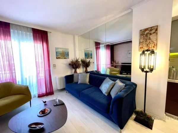 Tirane, shes apartament 2+1+Ballkon , 110 m² 239.000 € (Liqeni i Thatë)