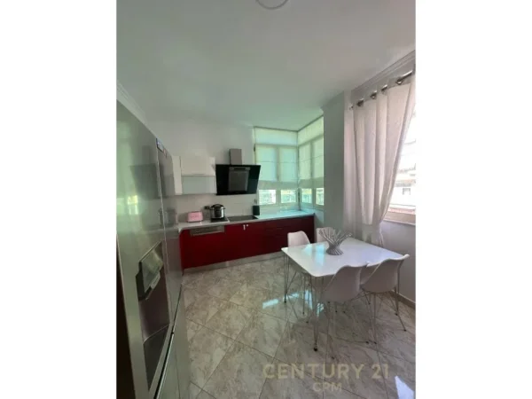Tirane, jap me qera apartament 3+1+3 , 160 m² 1.200 € (Kodra e Diellit)