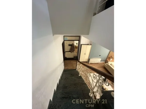 Tirane, jap me qera apartament 3+1+3 , 160 m² 1.200 € (Kodra e Diellit)