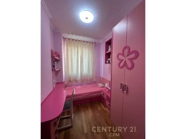 Tirane, jap me qera apartament 3+1+3 , 160 m² 1.200 € (Kodra e Diellit)