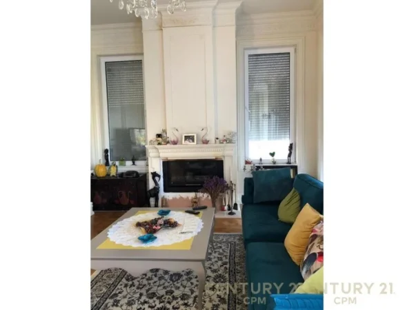 Tirane, shes Vile , 700 m² 2.200.000 € (Rolling Hill Residence, Qendra Tregtare TEG)