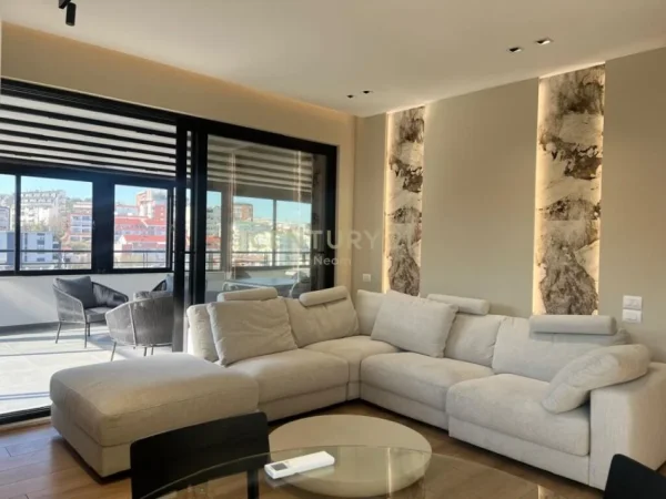 Tirane, jap me qera apartament 2+1+2+VERANDE , 149 m² 1.800 € (Liqeni i Thatë)