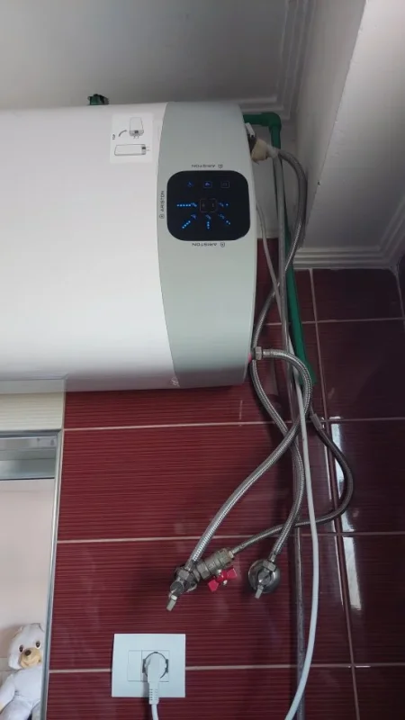 Tirane, ofroj Bolier Riparim Elektroshtepiake