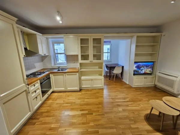 Tirane, jepet me qera apartament 1+1+Aneks Kati 3, 57 m² 450 € (Vasil Shanto)