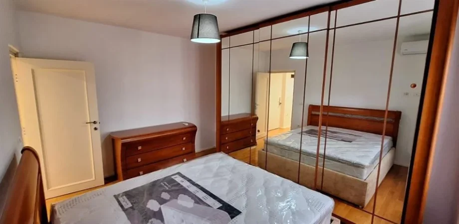 Tirane, jepet me qera apartament 1+1+Aneks Kati 3, 57 m² 450 € (Vasil Shanto)