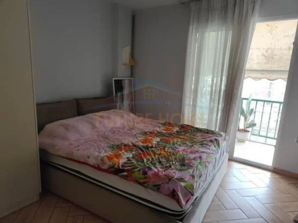 Tirane, jepet me qera apartament 2+1+Aneks+Ballkon Kati 7, 84 m² 600 € (Rrgua 5 Maji)