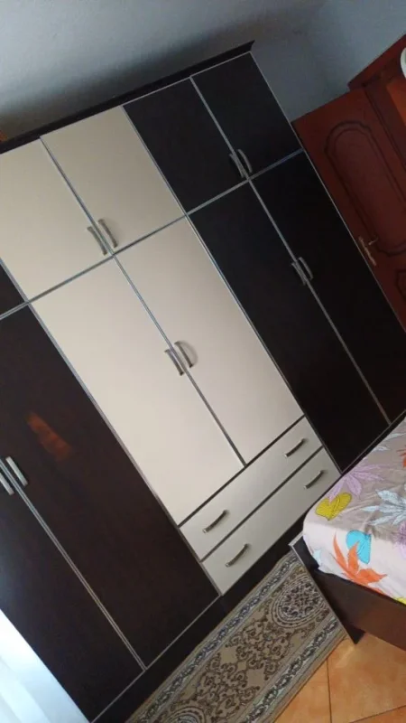 Tirane, jepet me qera apartament 1+1+Aneks+Ballkon Kati 3, 55 m² 450 € (ali demi)