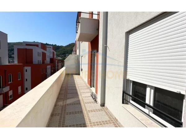 Tirane, shitet apartament 2+1 Kati 4, 79 m² 140.000 € (Selite)