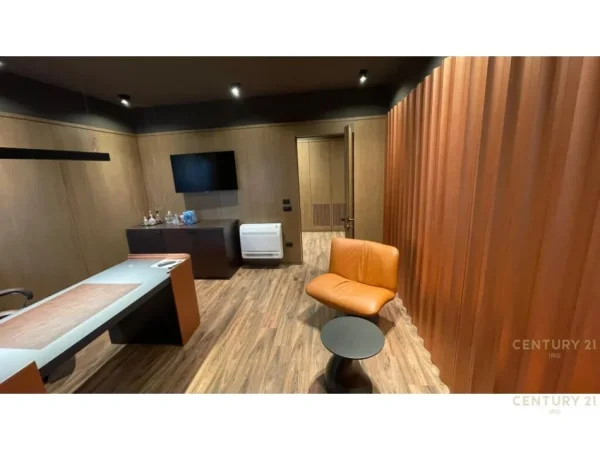 Shqiperi, jepet me qera zyre Kati 6, 107 m² 2.500 € (Rruga Elbasanit)