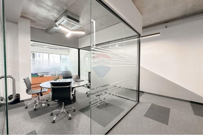 Tirane, jepet me qera zyre Kati 1, 122 m² 1.800 € 