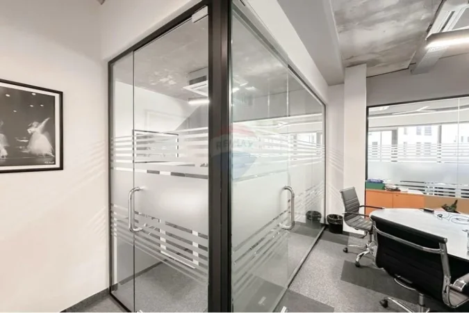 Tirane, jepet me qera zyre Kati 1, 122 m² 1.800 € 