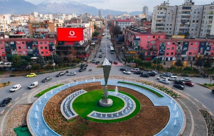 Tirane, jepet me qera apartament 2+1+Aneks+Ballkon Kati 6, 70 m² 570 € (zogu i zi)