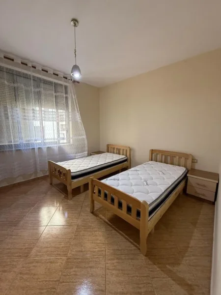 Tirane, jepet me qera apartament 2+1 Kati 5, 80 m² 600 € (Rruga e Kosovareve)