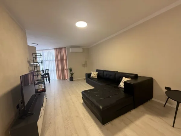 Tirane, jepet me qera apartament 2+1 Kati 3, 115 m² 500 € (Rruga 3 deshmoret)
