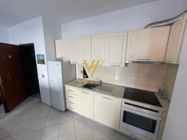 Tirane, jepet me qera apartament 2+1+Ballkon Kati 5, 100 m² 550 € (ASTIR)