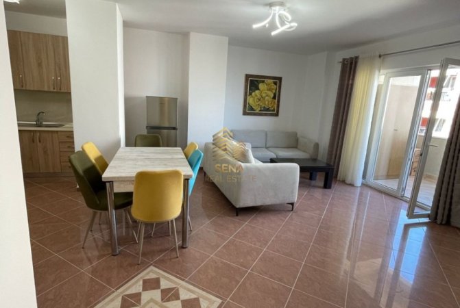 Tirane, jepet me qera apartament 2+1+Ballkon Kati 6, 122 m² 244.000 € (Kompleksi Colombo)