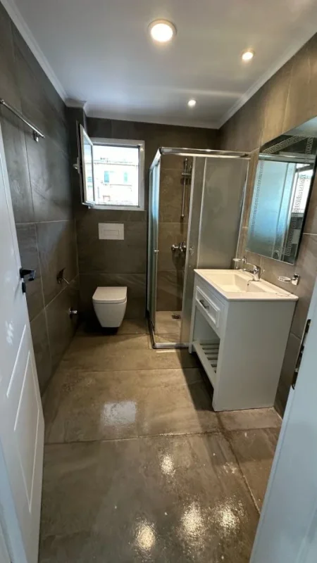 Shitet, Apartament 2+1 perball kompleksit Delijorgji