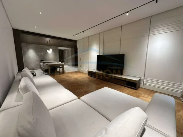 Shitet, Apartament 2+1+2, Lion Park, Rruga e Elbasanit.