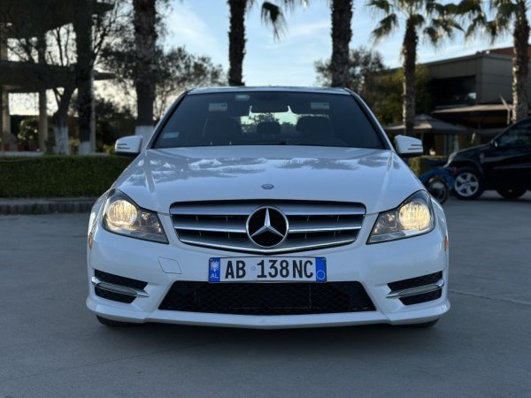 Fier, shes makine MERCEDES BENZ C CLASS 2013 Benzin, e bardhë automatik Kondicioner 268.700 km 6.950 €