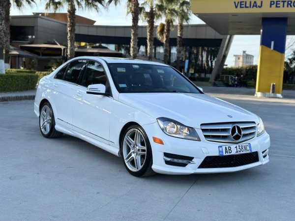 Fier, shes makine MERCEDES BENZ C CLASS 2013 Benzin, e bardhë automatik Kondicioner 268.700 km 6.950 €