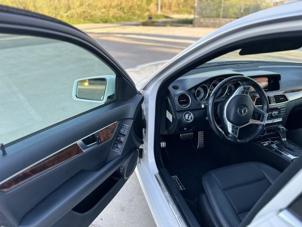 Fier, shes makine MERCEDES BENZ C CLASS 2013 Benzin, e bardhë automatik Kondicioner 268.700 km 6.950 €