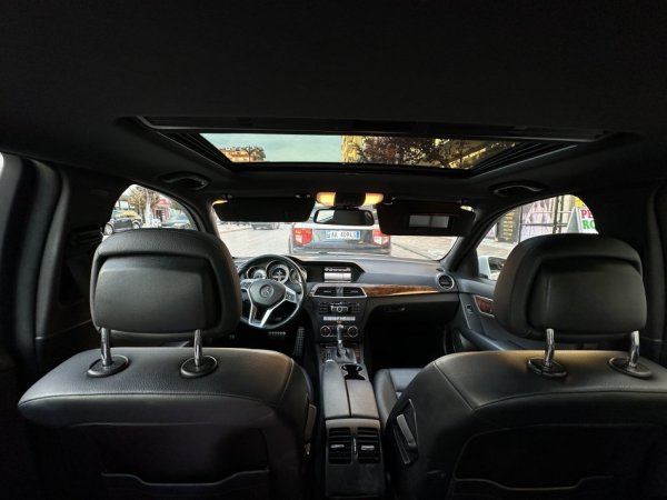 Fier, shes makine MERCEDES BENZ C CLASS 2013 Benzin, e bardhë automatik Kondicioner 268.700 km 6.950 €