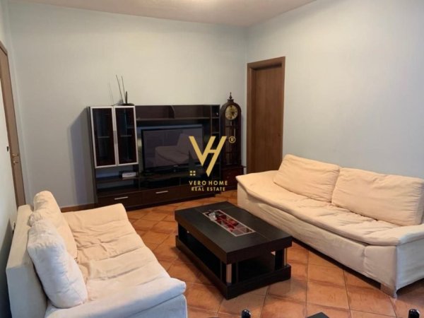 Tirane, jepet me qera apartament 1+1+Ballkon Kati 9, 65 m² 500 € (HARRY FULTZ)
