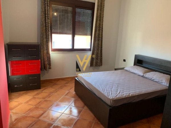 Tirane, jepet me qera apartament 1+1+Ballkon Kati 9, 65 m² 500 € (HARRY FULTZ)