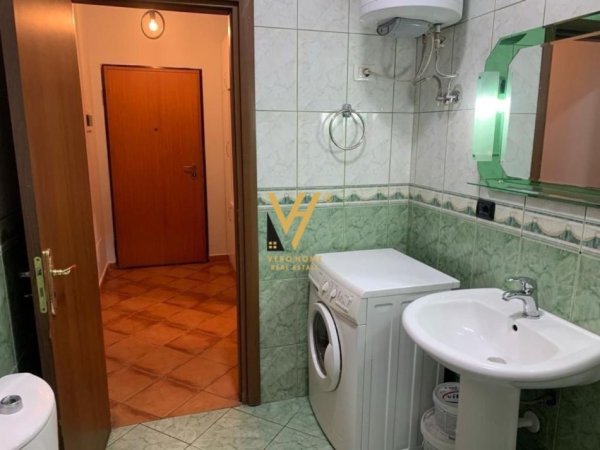 Tirane, jepet me qera apartament 1+1+Ballkon Kati 9, 65 m² 500 € (HARRY FULTZ)