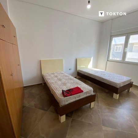 Tirane, jepet me qera apartament 2+1 Kati 4, 110 m² 380 € (Rruga e Dajtit, Fresku, Tiranë, TT 1894)
