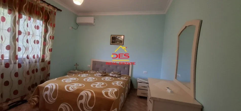 Vlore, jepet me qera shtepi 2+1+Ballkon Kati 1, 110 m² 350 € (Cerkovinë)