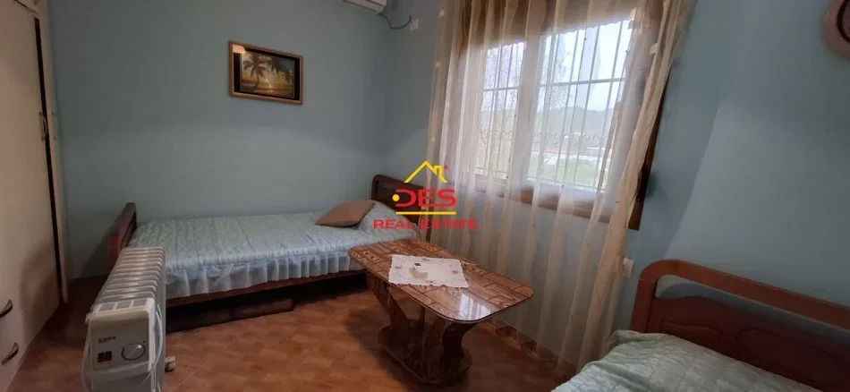 Vlore, jepet me qera shtepi 2+1+Ballkon Kati 1, 110 m² 350 € (Cerkovinë)