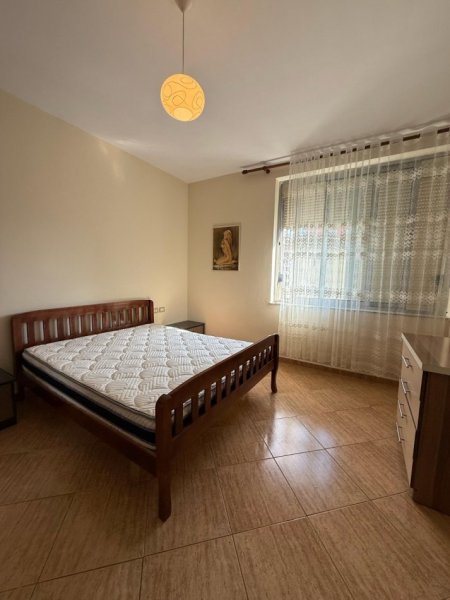 Tirane, jepet me qera apartament 2+1 Kati 5, 115 m² 600 € (Rruga e Kosovareve)